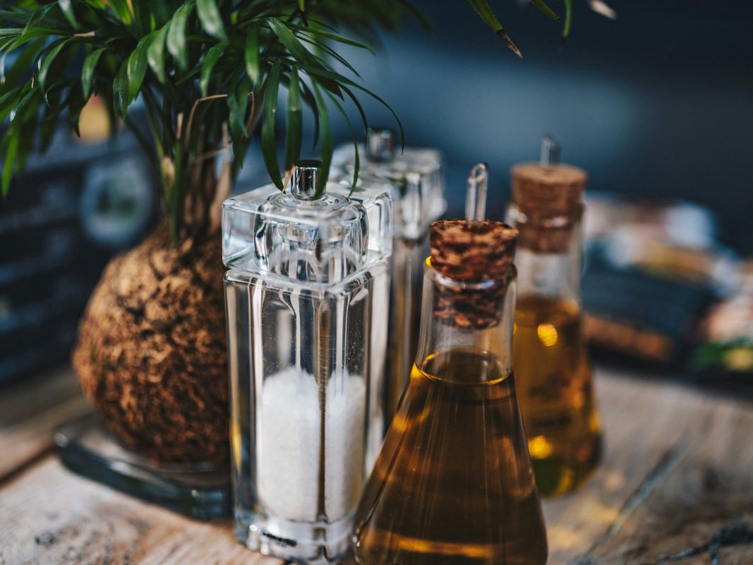 Uses of Oud Oil in Spa and Aromatherapy