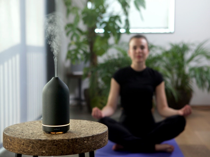 Using Agarwood Oil for Meditation