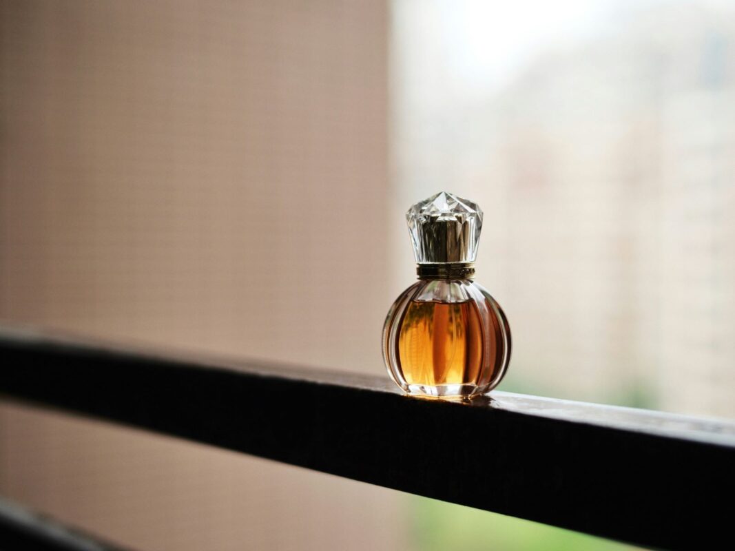 Premium Spa and Hotel Fragrance Solutions with Agarwood Oud Essential Oils